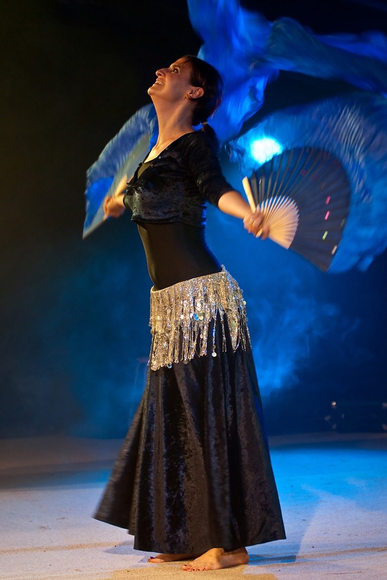 Elle s'approche de Dieu par la danse orientale - SpirituElles